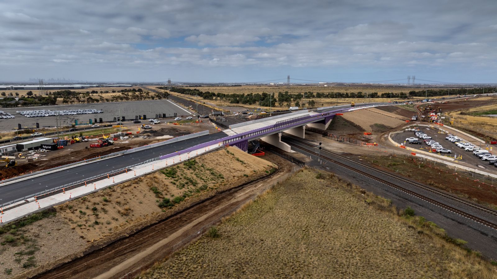 “LEVEL CROSSING REMOVAL” ТӨСӨЛ ХЭРЭГЖСЭНЭЭР ГАРМЫН ОСОЛ, МӨРГӨЛДӨХ ЭРСДЭЛ БАРАГ БҮРЭН АРИЛСАН 