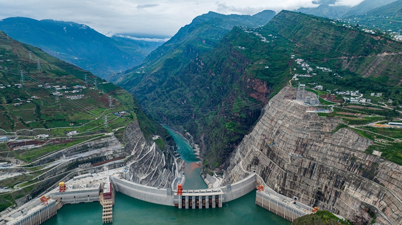 BAIHETAN DAM — ДЭЛХИЙН ХОЁР ДАХЬ ХАМГИЙН ТОМ УСАН ЦАХИЛГААН СТАНЦ ЮМ